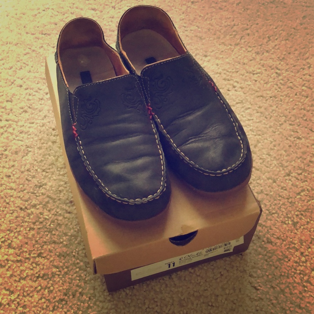OluKai Black Leather Mocs Size 11